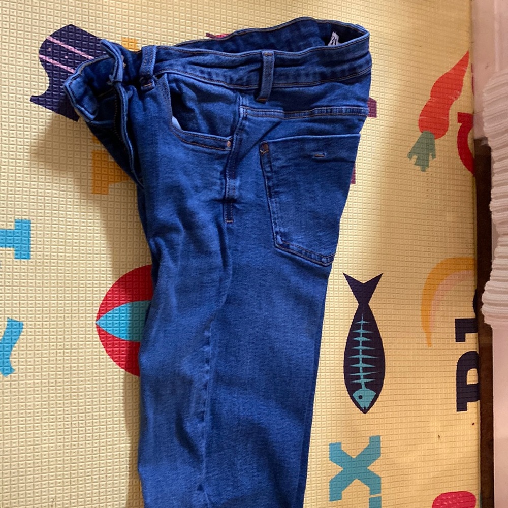 Blue Zara  Jean size 4, in great condition, never wear only dry clean